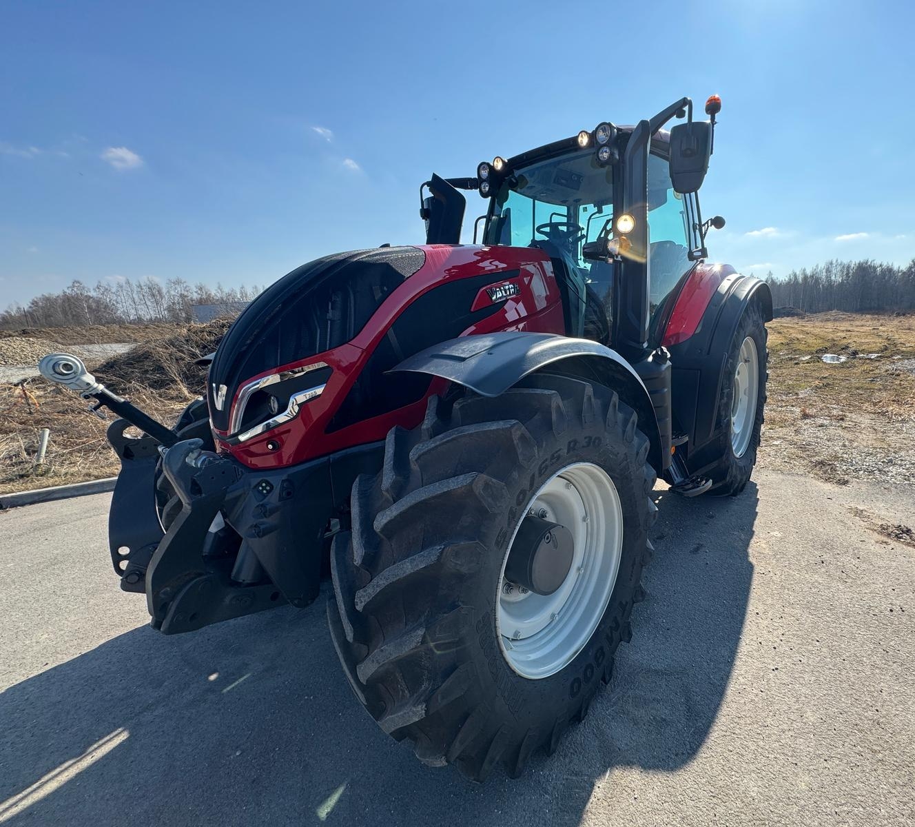Traktors Valtra T255V (2023, 400 h, RTK GPS)