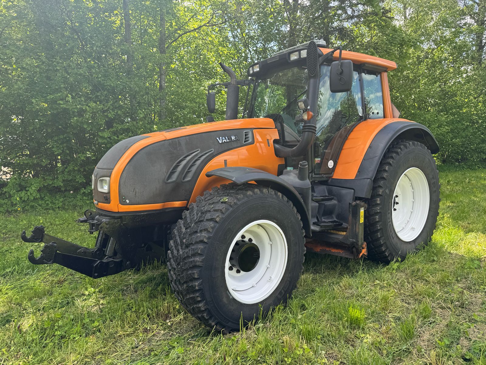 Traktors Valtra T202V (2011, 3167 h, TwinTRACK, PTO)