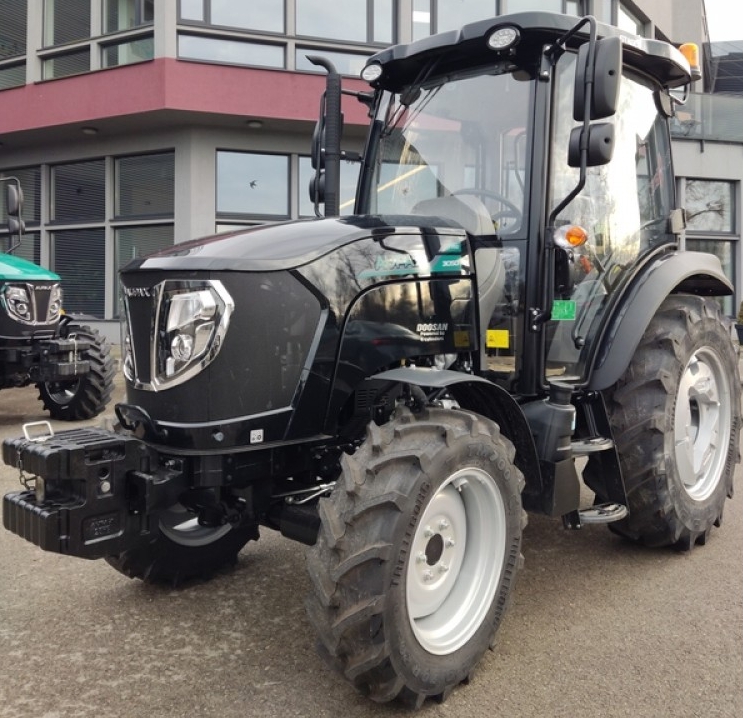 AUPAX 3050 Pro kompaktais traktors (55 ZS)