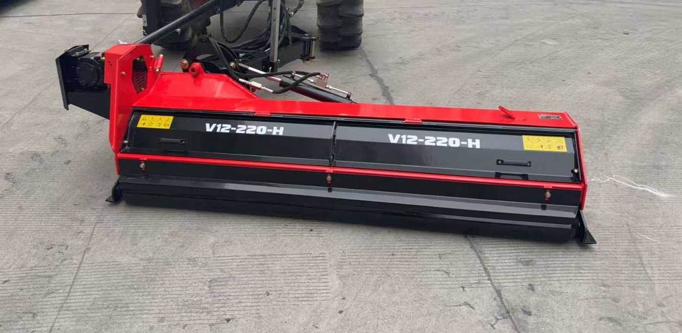 V12-180-H smagās klases mulčētājs (180 cm) – krūmiem, zālei un aizaugušām teritorijām